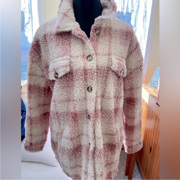 NWT Lightweight Oversized Plaid Shacket - Picture 2 of 7